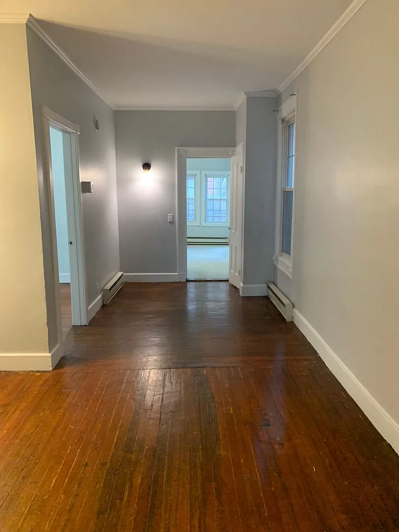 11 Hooker Ave — Photo 1