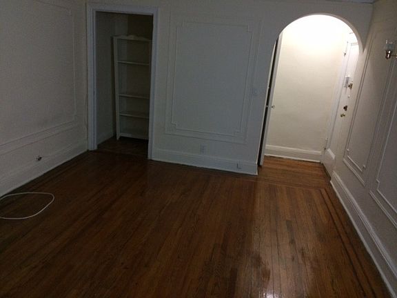 4th image of 4308 40th St APT 2F