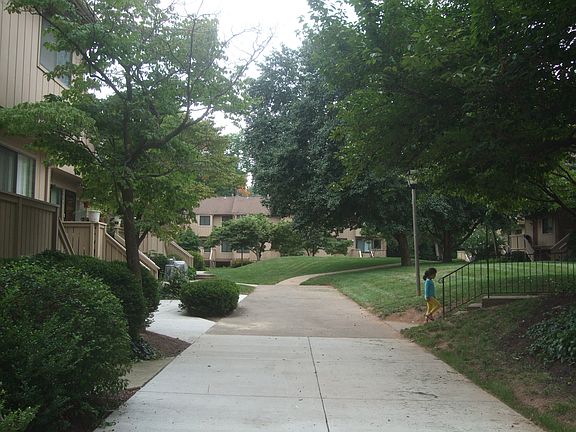 3rd image of 2460 Glengyle Dr #226