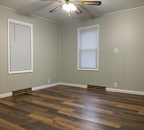 3rd image of 56600 Boyd Ave