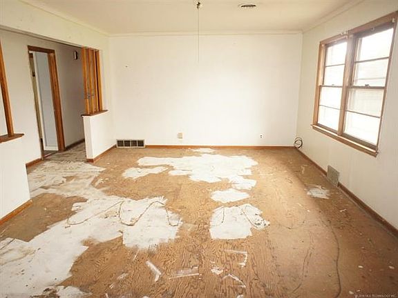 5th image of 444 S 93rd Ave E