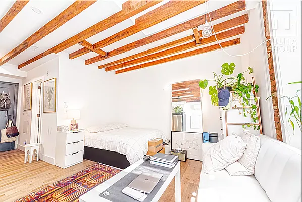 Rented by Nolita Group | media 10