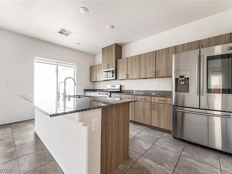 3803 Berenices Ave — Photo 9