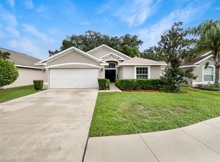 2137 Briarcliff Cir, Mount Dora, FL 32757