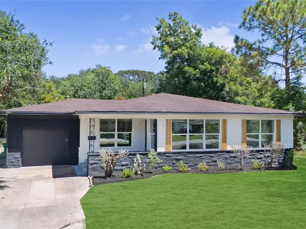 1405 W Crockett Dr, La Marque, TX 77568