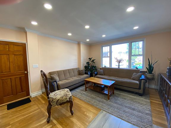 3rd image of 2419 Young Ave #1