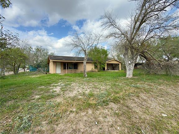 3rd image of 1002 W Ciro Caceres Ave
