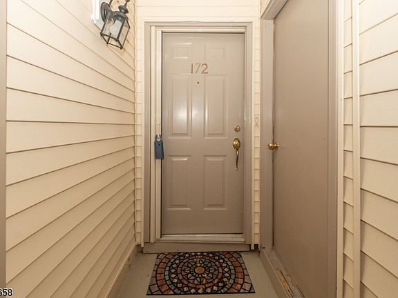 4th image of 172 Potomac Dr BLDG 78 #172