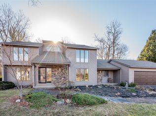 35 Brookshire Ln, Penfield, NY 14526