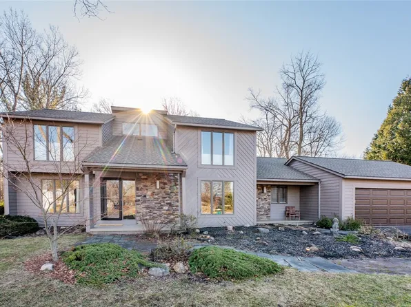 35 Brookshire Ln, Penfield, NY 14526
