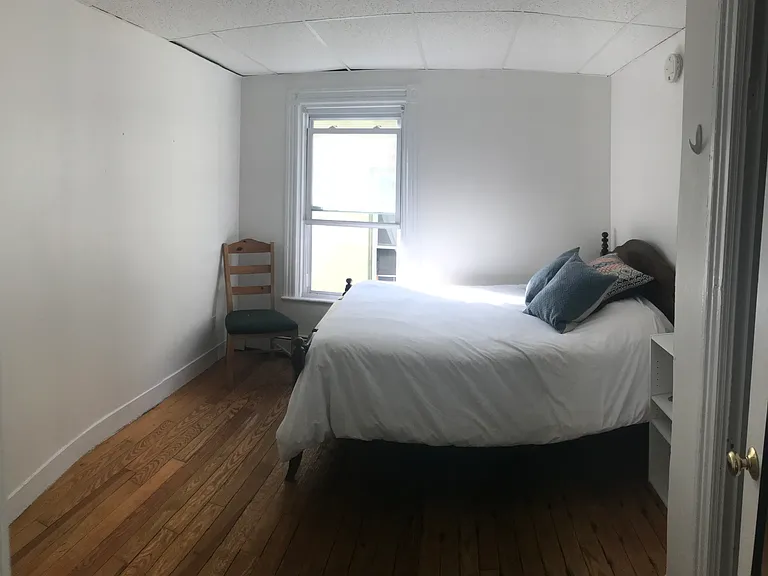 9 Cleeve St #3 — Photo 6