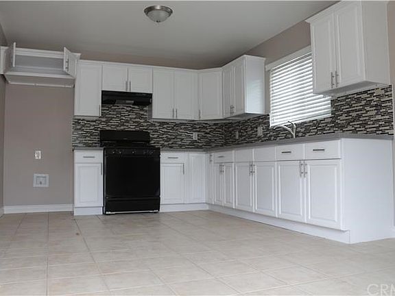 4th image of 2571 N F St