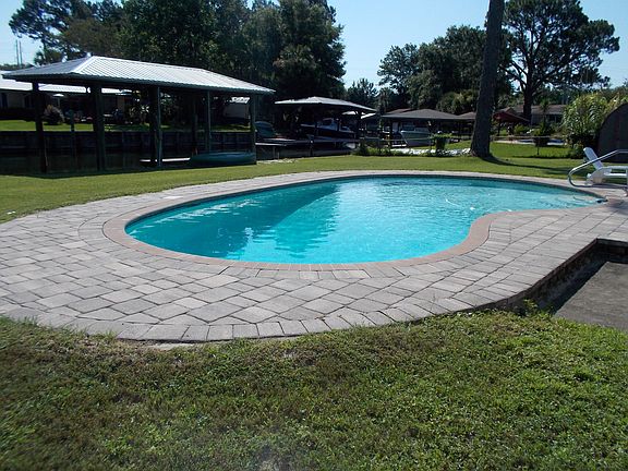 3rd image of 706 Driftwood Dr