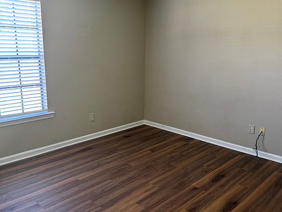 5th image of 215 Gardner Rd