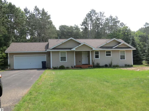 2057 Morgan Run Dr Unit 1, Interlochen, MI 49643