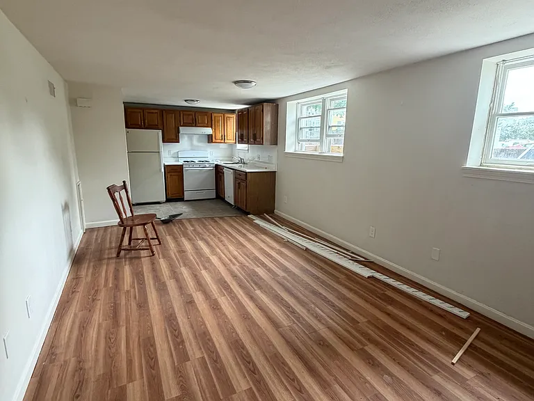 72 Cabot St #8 — Photo 3