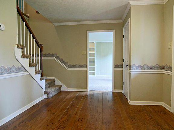 3rd image of 9024 Candlewood Dr