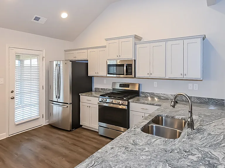 8105 Aiden Rd — Photo 8