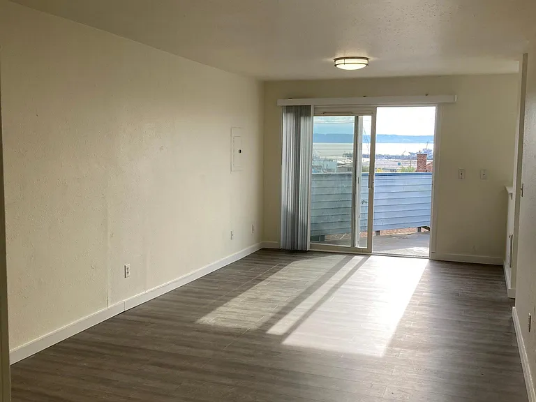 2618 Rucker Ave #3 — Photo 3