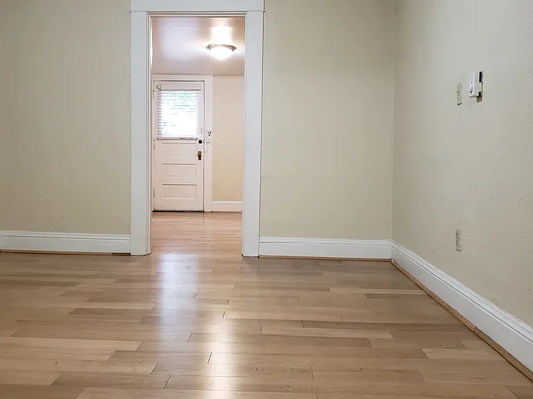 2068 NW Flanders St #8 — Photo 4