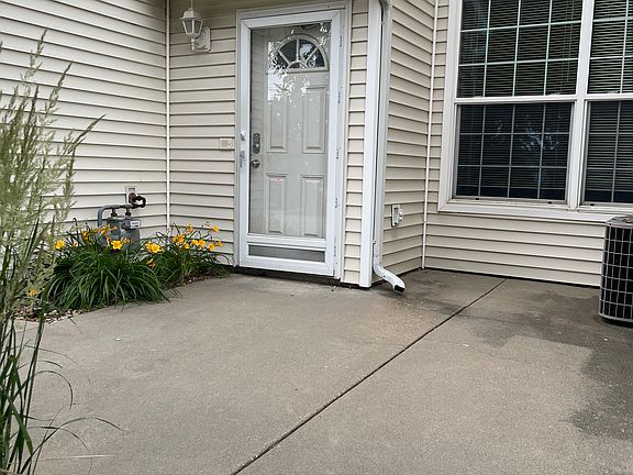 4th image of 3805 NE Gardenia Ln