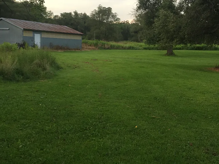 Right side of Yard to pole barn
