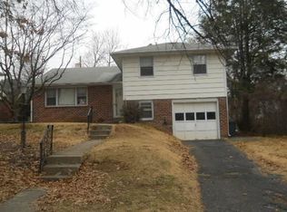 47 Meadow Ln, Cheltenham, PA 19012