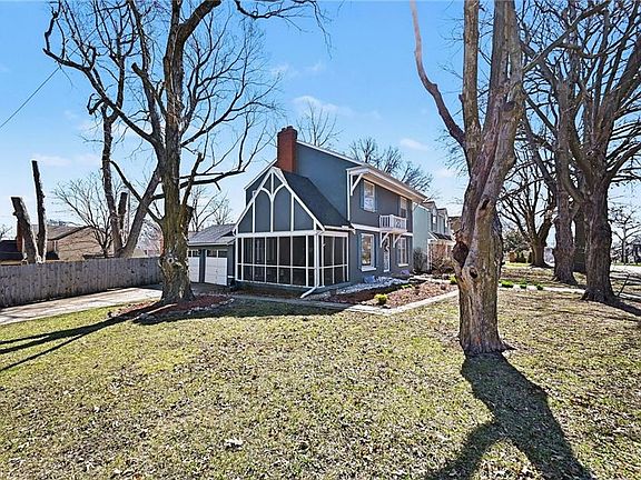 3rd image of 7903 Holmes Rd