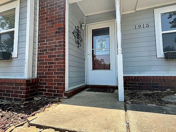 2nd image of 1915 N 30th St