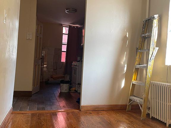 2nd image of 207 Johnson Ave APT 2R