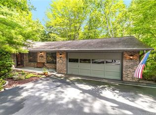 35 Warwaseeta Ct, Brevard, NC 28712