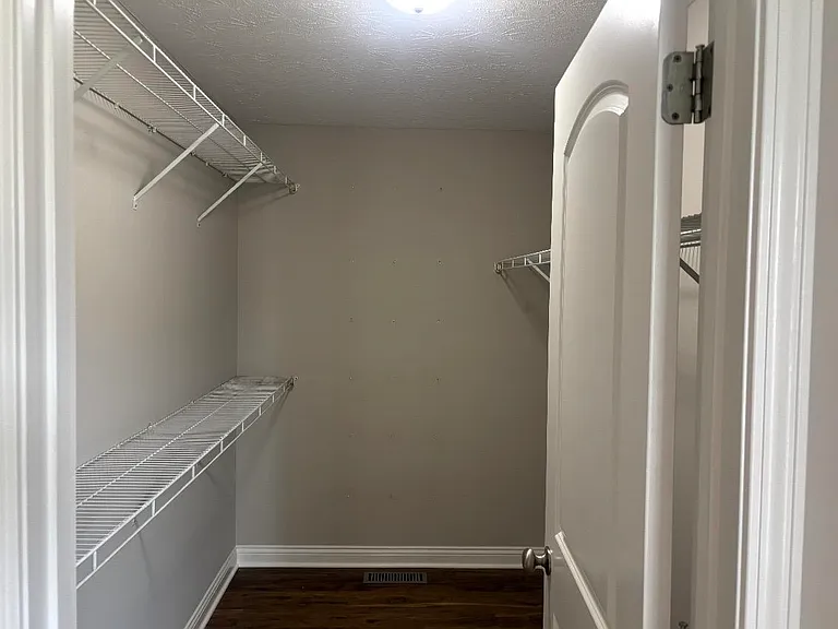 3353 Fair Oaks Cir — Photo 16