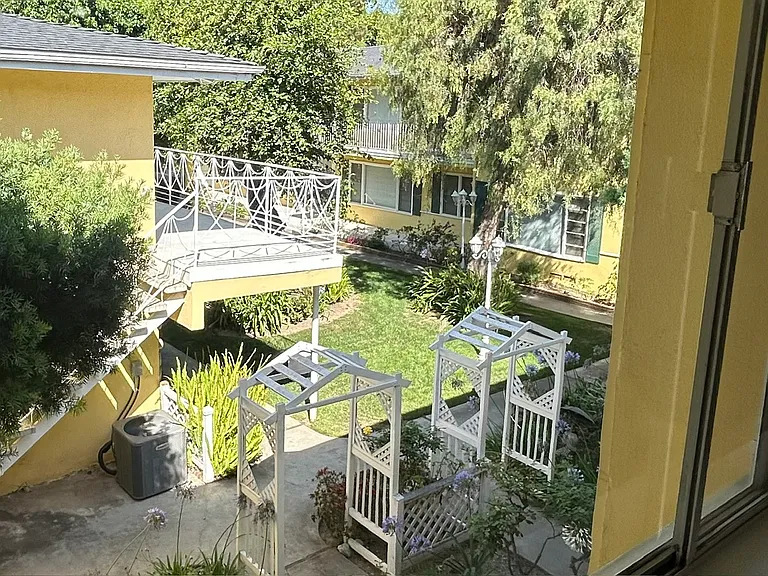 626 N Monterey St #M — Photo 28