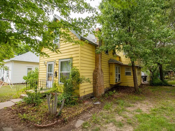 120 SW 5th St, Newton, KS 67114