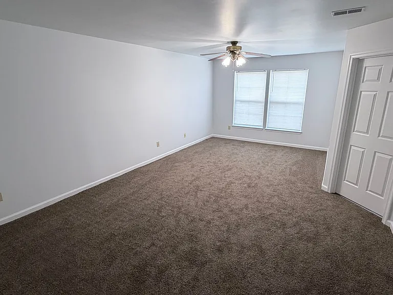 68 Alexis Dr — Photo 9