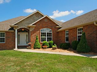 141 River Pass Dr, Marshfield, MO 65706