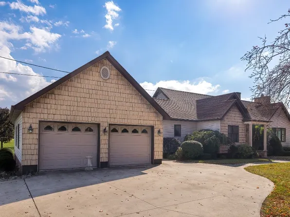 9867 W Lake Rd, Lake City, PA 16423