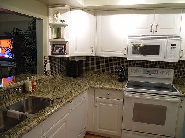 2nd image of 3900 NE 18th Ave APT 2A