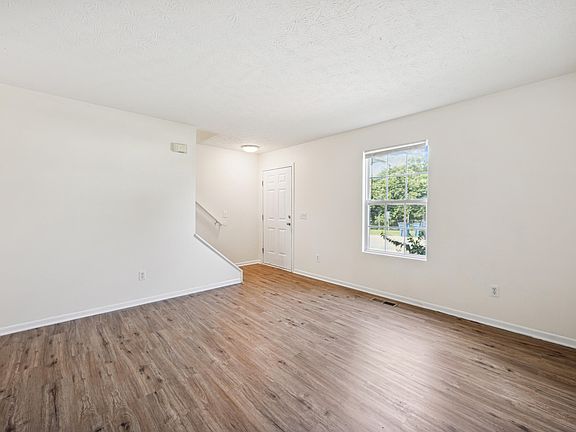 3rd image of 101 Arrowhead Dr