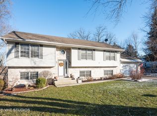 510 N Cresthill Ave, McHenry, IL 60051