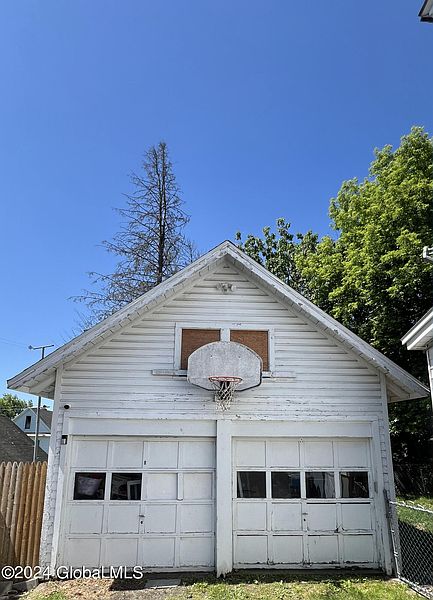 2nd image of 46 Lincoln Avenue