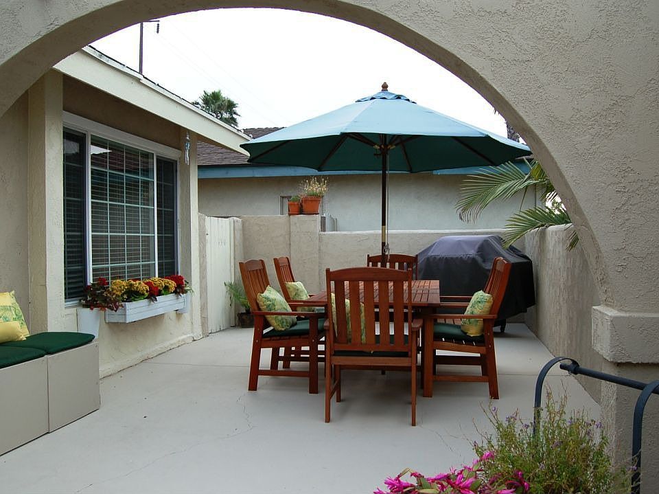 Courtyard Entry
