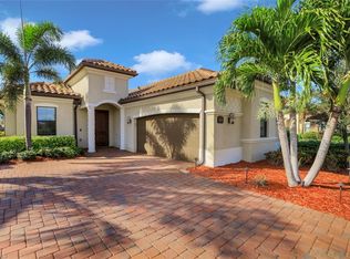 28600 Derry Ct, Bonita Springs, FL 34135