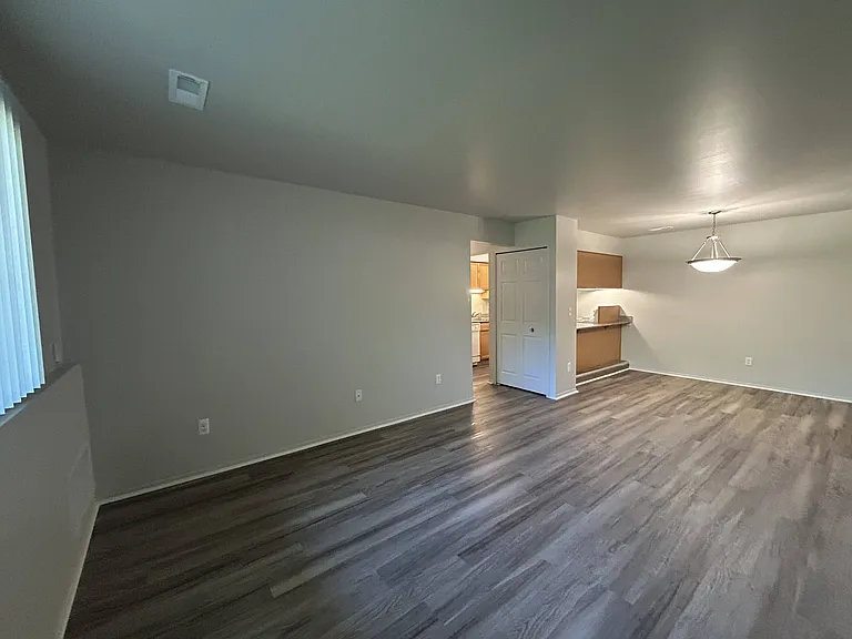 Woodland Villa Apartments — Photo 46