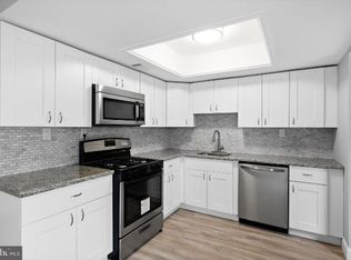 40 Melwood Ct, Sicklerville, NJ 08081