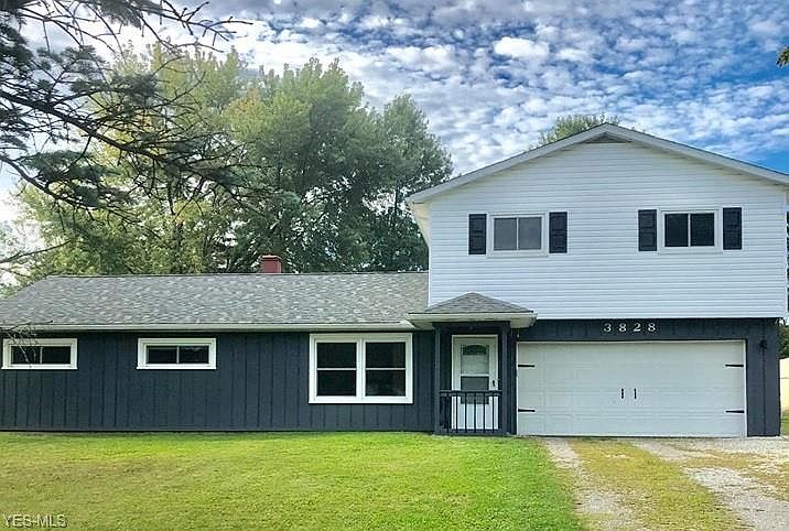 1st image of 3828 Applewood Dr