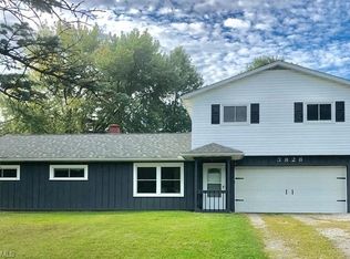 3828 Applewood Dr, Brunswick, OH 44212