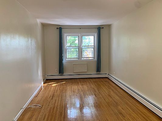 1st image of 26-20 9th St #3RR