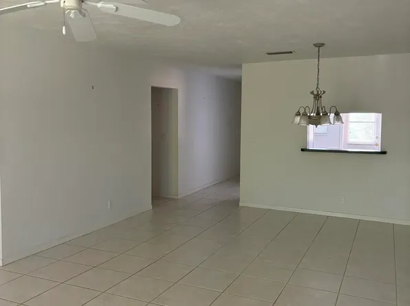 1700 Dover Road #215-a, Delray Beach, FL 33445