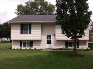 311 Grande Ave, Rowley, IA 52329